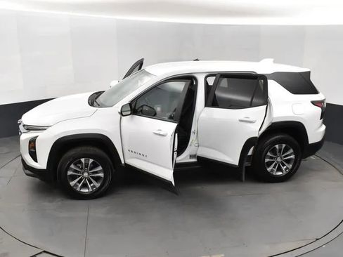 Used 2025 Chevrolet Equinox LT image 7