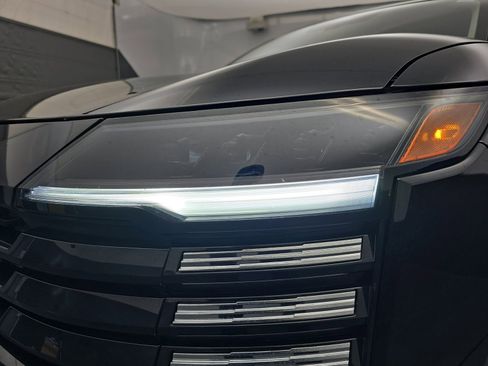 Used 2025 Nissan Kicks SV image 11