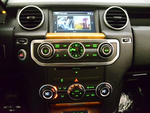 Used 2016 Land Rover LR4 image 26