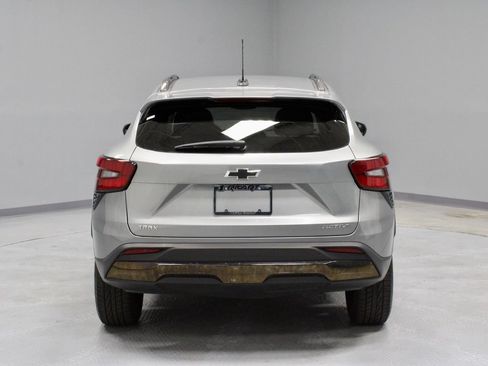 Used 2024 Chevrolet Trax ACTIV w/ Driver Confidence Package FWD image 10