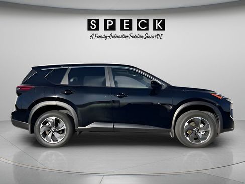 Used 2024 Nissan Rogue SV w/ SV Premium Package AWD/4WD image 6