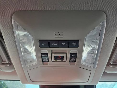 Used 2022 Toyota RAV4 XLE Premium AWD/4WD image 27