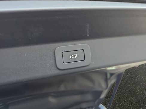 Certified 2025 Land Rover Range Rover Sport SE AWD/4WD image 16