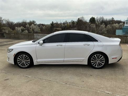 Used 2018 Lincoln MKZ Premiere AWD/4WD image 3