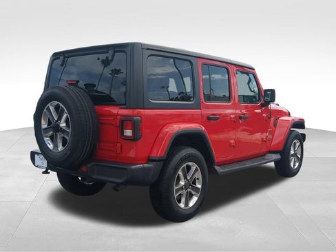 Used 2019 Jeep Wrangler Unlimited Sahara AWD/4WD image 3
