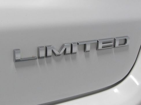 Used 2023 Jeep Compass Limited w/ Elite Group AWD/4WD image 35