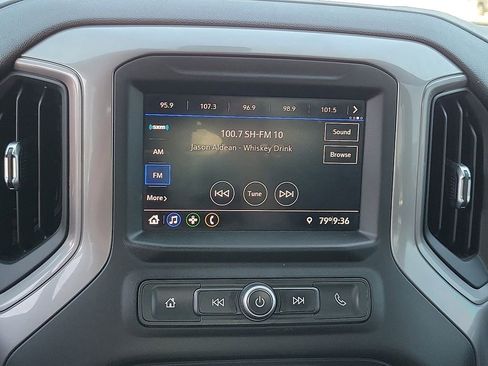 Used 2021 Chevrolet Silverado 1500 Custom image 15