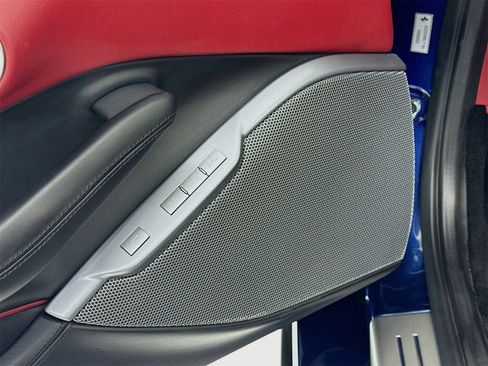 Used 2020 Ferrari Portofino image 14