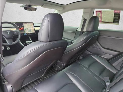 Used 2020 Tesla Model 3 Standard Range image 19