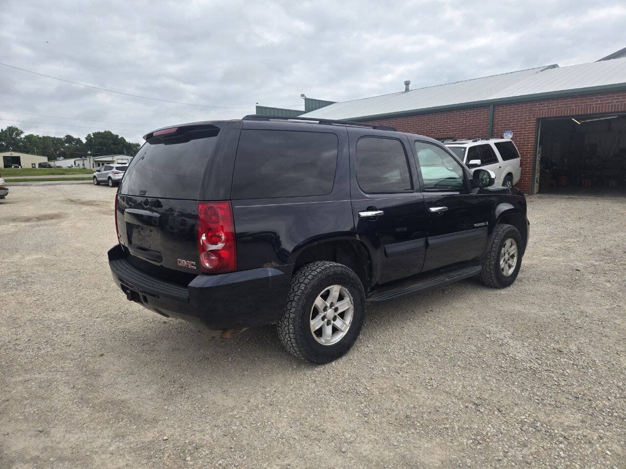Used 2007 GMC Yukon SLE AWD/4WD image 3