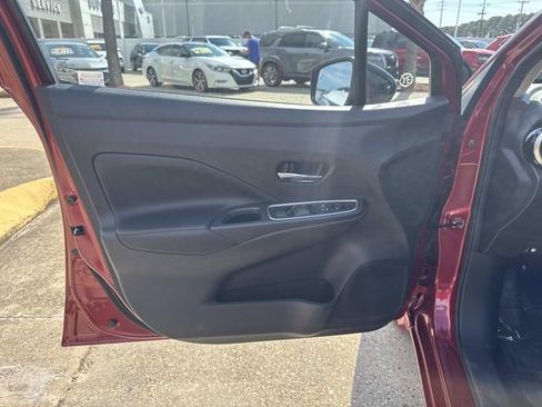 New 2025 Nissan Versa SR w/ Trunk Package image 11