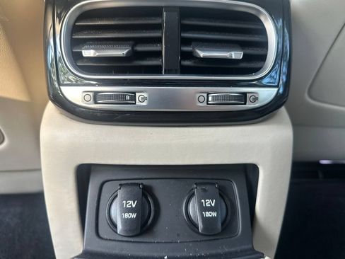 Used 2021 Genesis G90 3.3T Premium RWD image 9