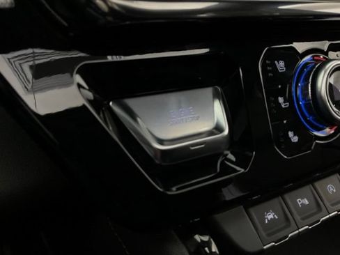 Used 2022 GMC Sierra 1500 AT4 AWD/4WD image 23