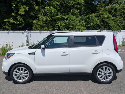 Used 2018 Kia Soul + w/ + Primo LIT Package FWD image 3