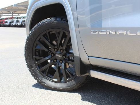 Used 2023 GMC Sierra 1500 Denali Ultimate AWD/4WD image 11