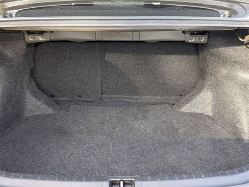 Used 2017 Toyota Corolla L image 18