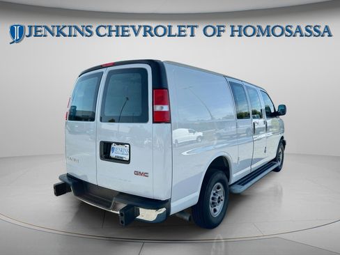 Used 2024 GMC Savana 2500 w/ Driver Convenience Package RWD image 2
