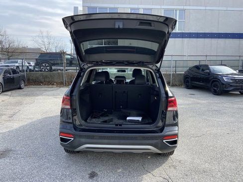 Used 2022 Volkswagen Taos SE image 31