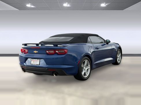 Used 2022 Chevrolet Camaro LT RWD image 9