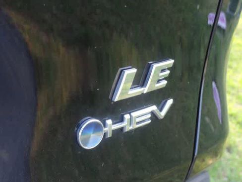Certified 2025 Toyota RAV4 LE AWD/4WD image 33