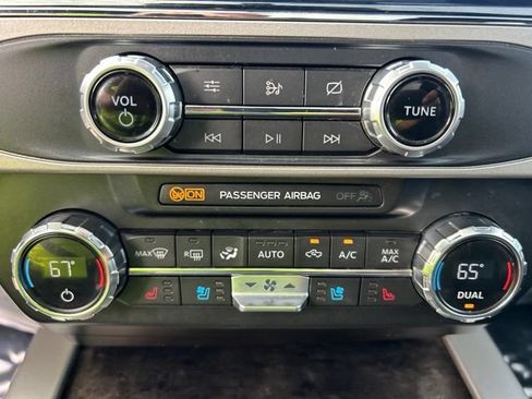 Used 2022 Ford F250 Lariat w/ Black Appearance Package AWD/4WD image 24