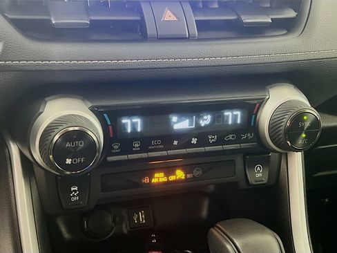 Certified 2025 Toyota RAV4 XLE AWD/4WD image 14