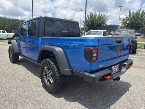 Used 2025 Jeep Gladiator Mojave AWD/4WD image 5
