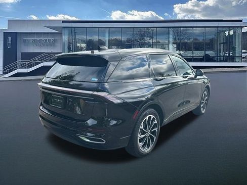 New 2026 Lincoln Nautilus Reserve AWD/4WD image 8