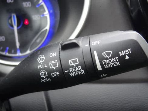 Used 2023 Chrysler Pacifica Touring-L FWD image 26