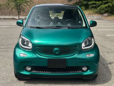 Used 2017 smart fortwo Prime RWD image 2