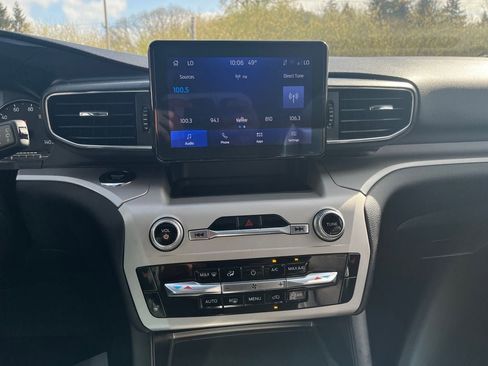 Used 2024 Ford Explorer XLT w/ Equipment Group 202A AWD/4WD image 24