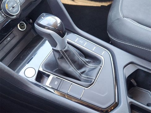 Used 2024 Volkswagen Taos SE image 22