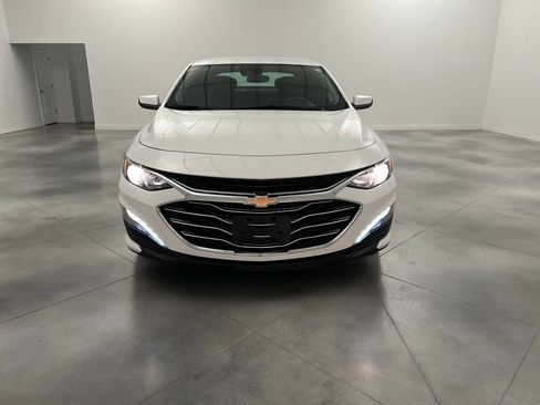 Used 2025 Chevrolet Malibu LT FWD image 3