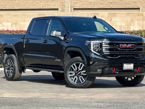 Certified 2025 GMC Sierra 1500 AT4 w/ AT4 Premium Package AWD/4WD image 2