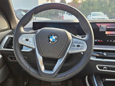 Used 2025 BMW X7 xDrive40i w/ Executive Package image 22