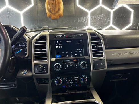 Used 2017 Ford F350 Lariat w/ Lariat Ultimate Package AWD/4WD image 32