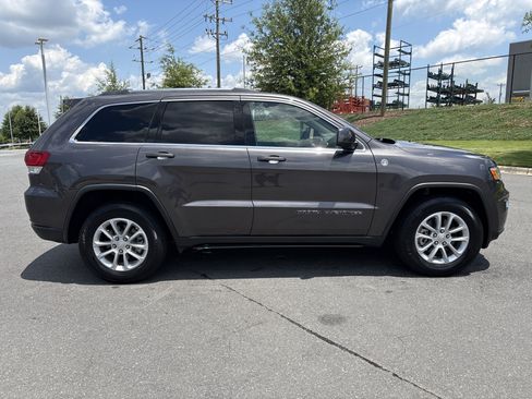 Certified 2021 Jeep Grand Cherokee Laredo AWD/4WD image 9