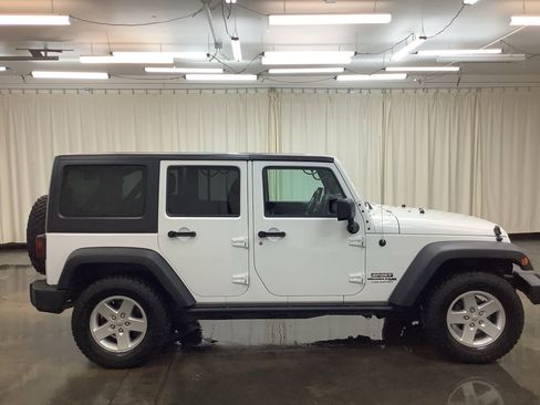 Used 2018 Jeep Wrangler Unlimited Sport S image 5