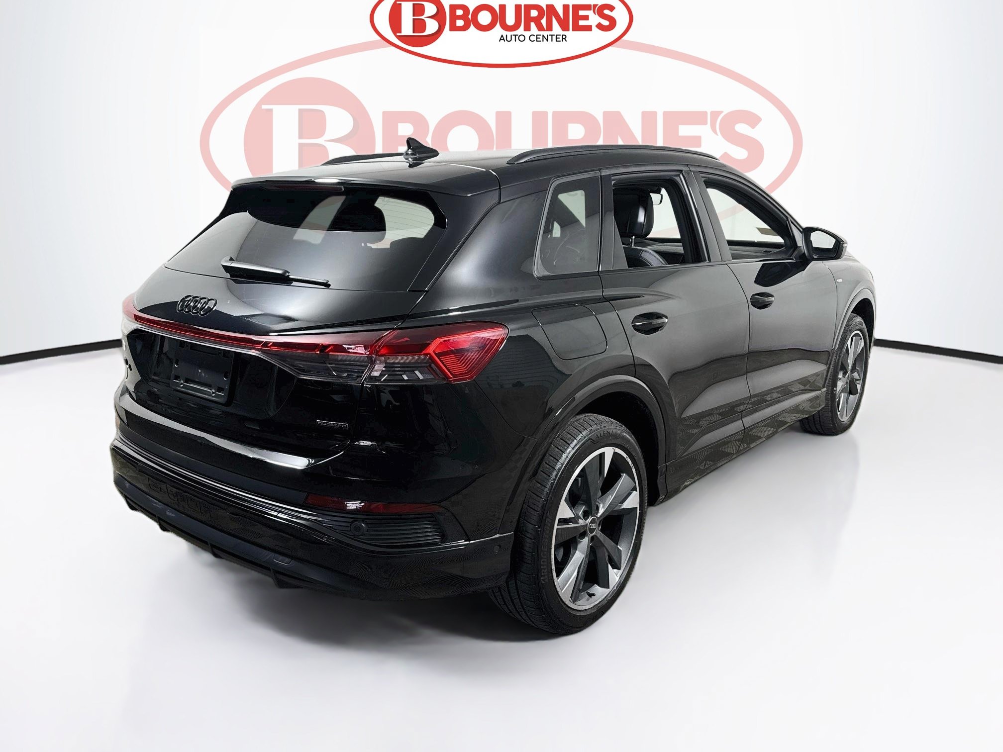 Used 2024 Audi Q4 e-tron Premium Plus AWD/4WD image 11