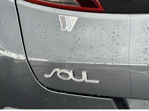 Used 2020 Kia Soul LX image 41