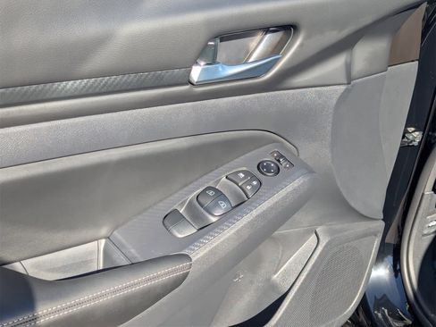 New 2025 Nissan Altima 2.5 SV image 18