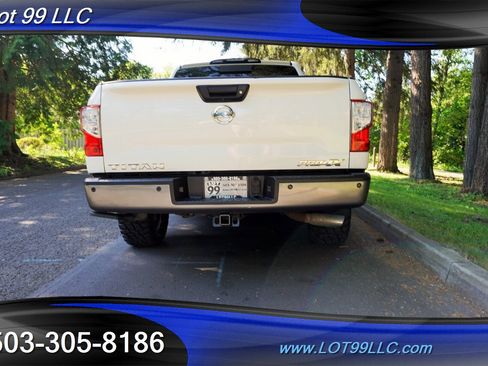 Used 2019 Nissan Titan PRO-4X w/ Pro-4x Convenience Package AWD/4WD image 10