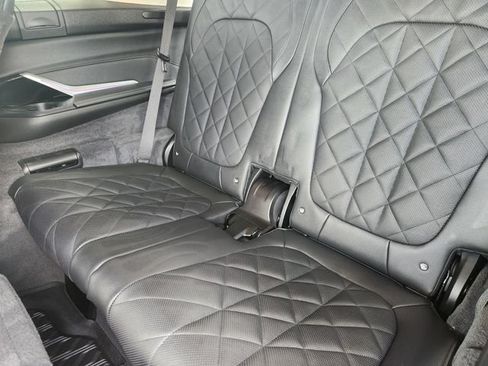 Used 2025 BMW X7 xDrive40i AWD/4WD image 29