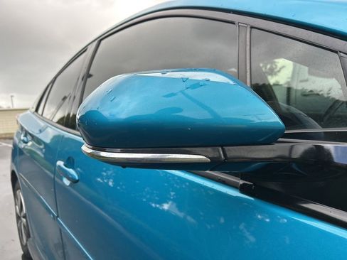 Used 2017 Toyota Prius Prime Advanced image 22