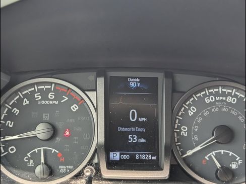 Used 2023 Toyota Tacoma TRD Off-Road w/ Technology Package AWD/4WD image 10