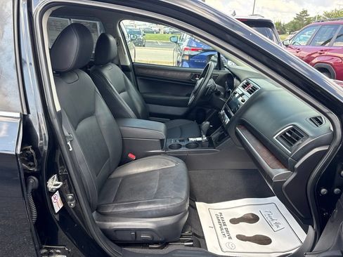 Used 2017 Subaru Outback 2.5i Limited AWD/4WD image 10
