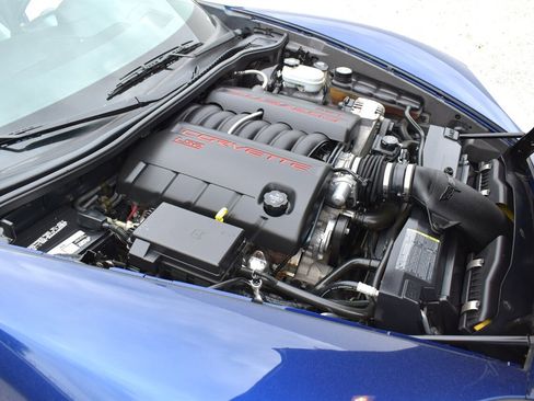 Used 2005 Chevrolet Corvette Coupe w/ Preferred Equipment Group RWD image 29