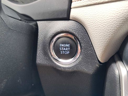 Used 2019 Toyota RAV4 Limited image 21