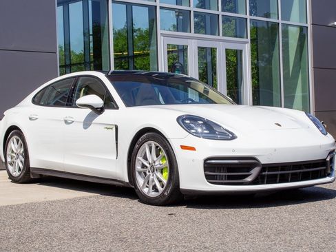 Used 2022 Porsche Panamera 4 w/ Premium Package image 3