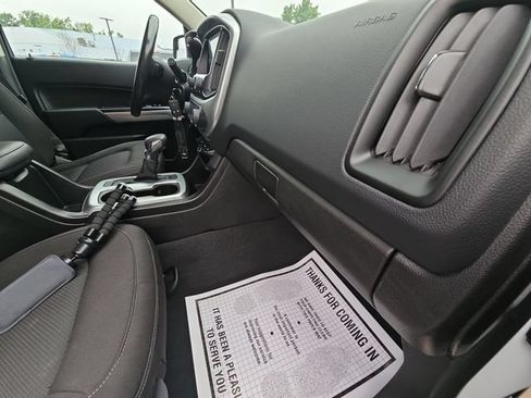 Used 2022 Chevrolet Colorado LT RWD image 31